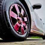 CAREVER HALLOWHEEL – płyn do felg z efektem „krwawienia”. Bezpieczna dekontaminacja osadów metalicznych