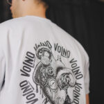 VOLNO BRAVE HEART. Biała koszulka oversize streetwear z mechanicznym sercem 6500 RPM